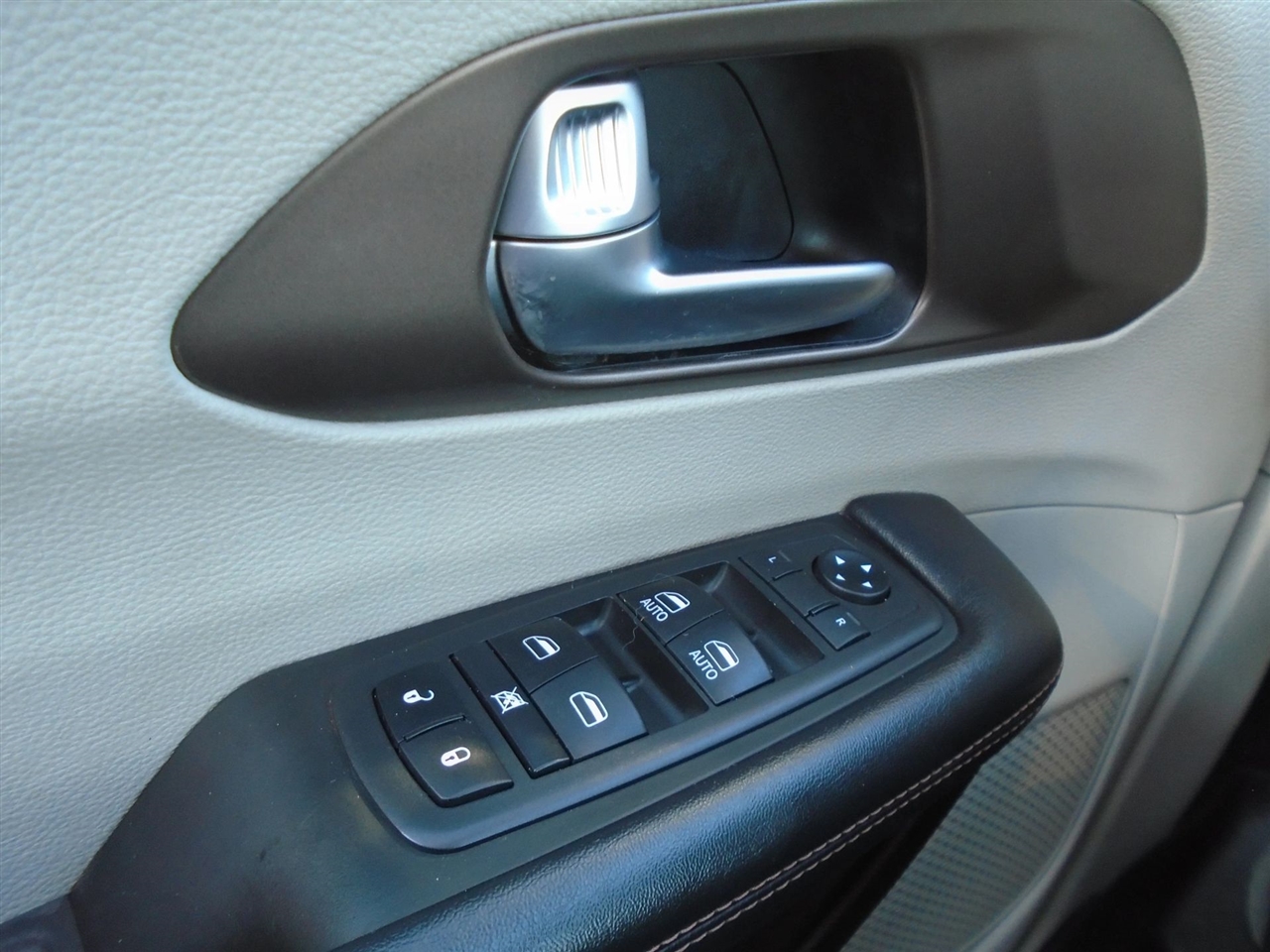 Chrysler Pacifica Touring L FWD 2019