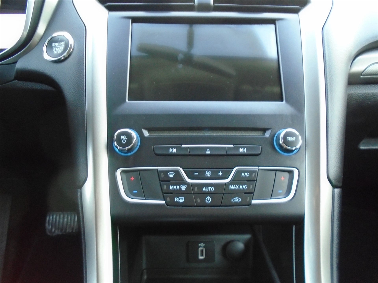 Ford Fusion SE FWD 2017