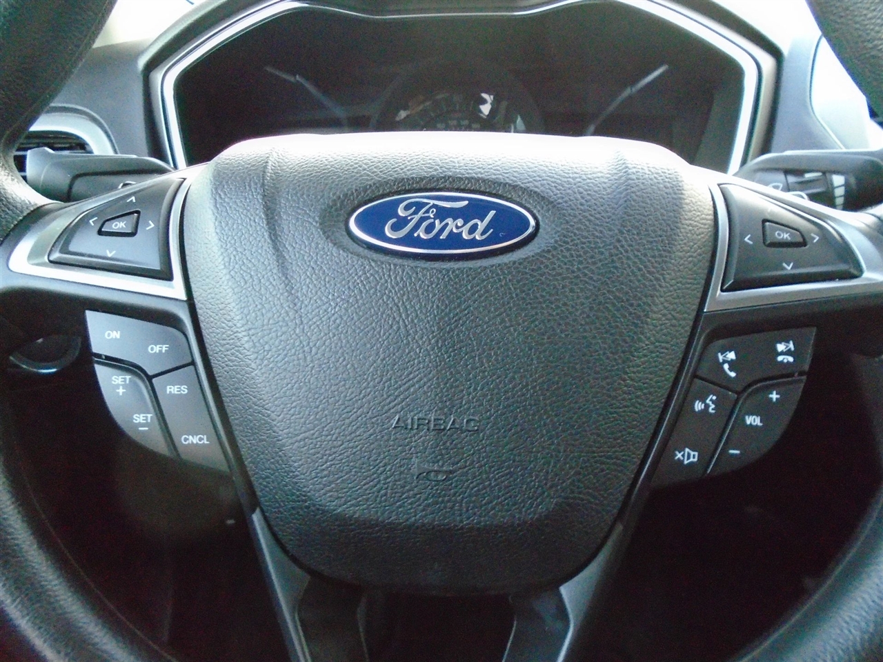 Ford Fusion SE FWD 2017