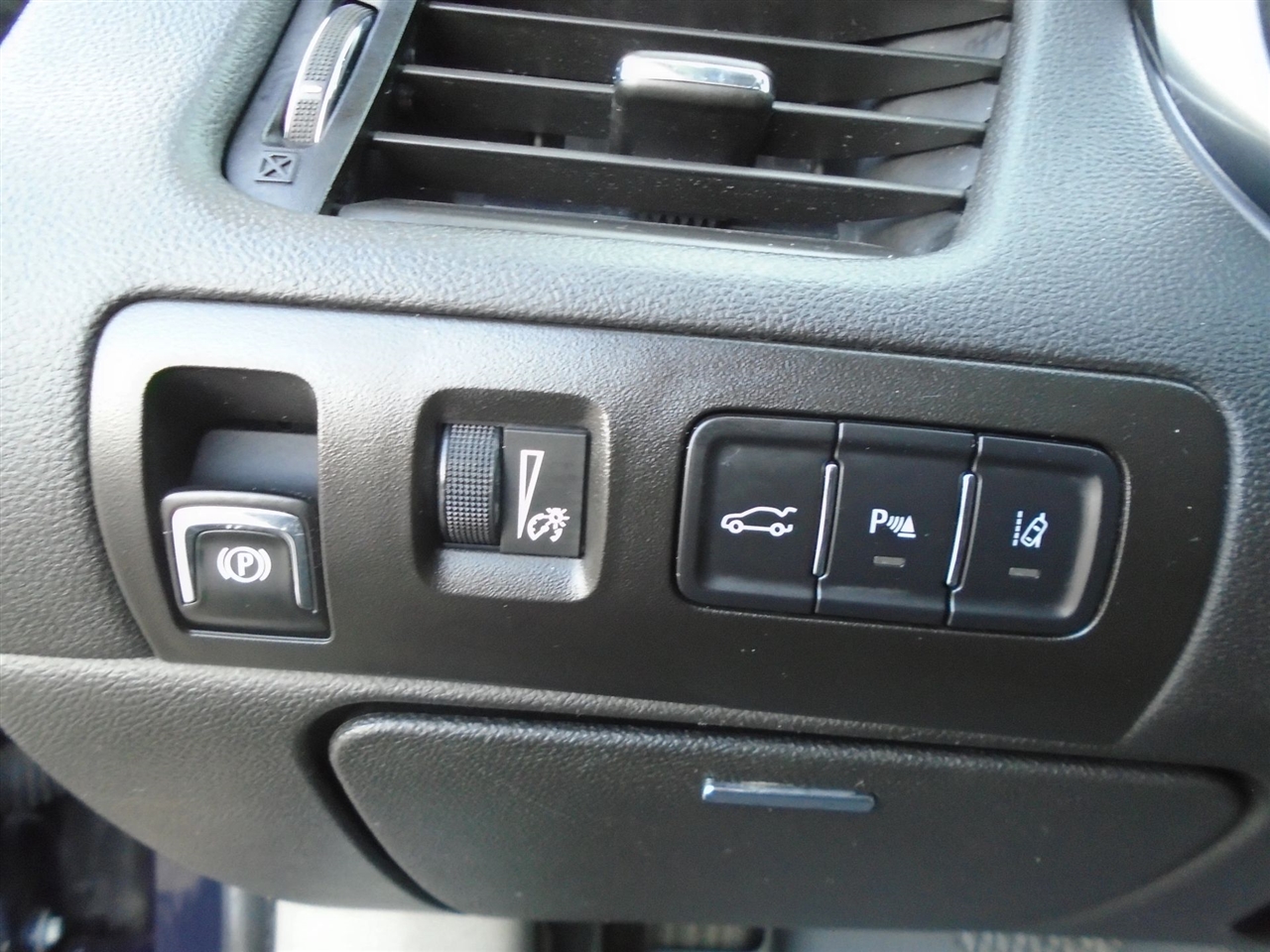 Chevrolet Impala 4dr Sdn Premier w/2LZ 2017