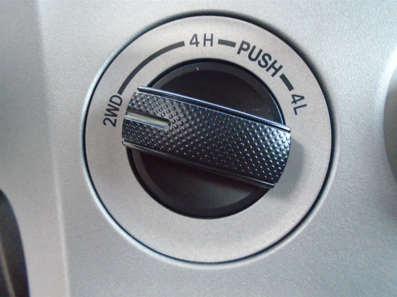 Toyota Tundra 4WD Double 145.7" 4.7L V8 SR5 (Natl 2007