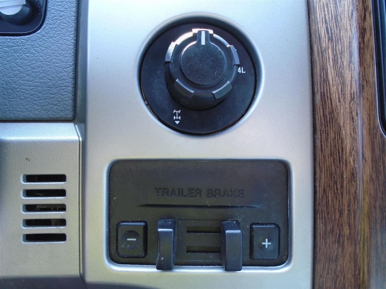 Ford F-150 4WD SuperCrew 145" Platinum 2013