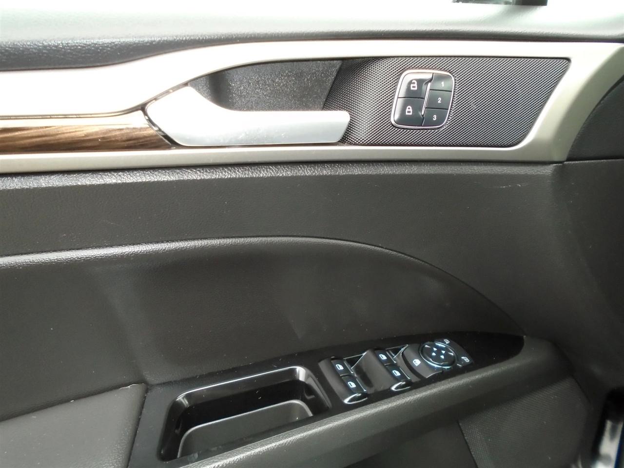 Ford Fusion 4dr Sdn SE FWD 2016