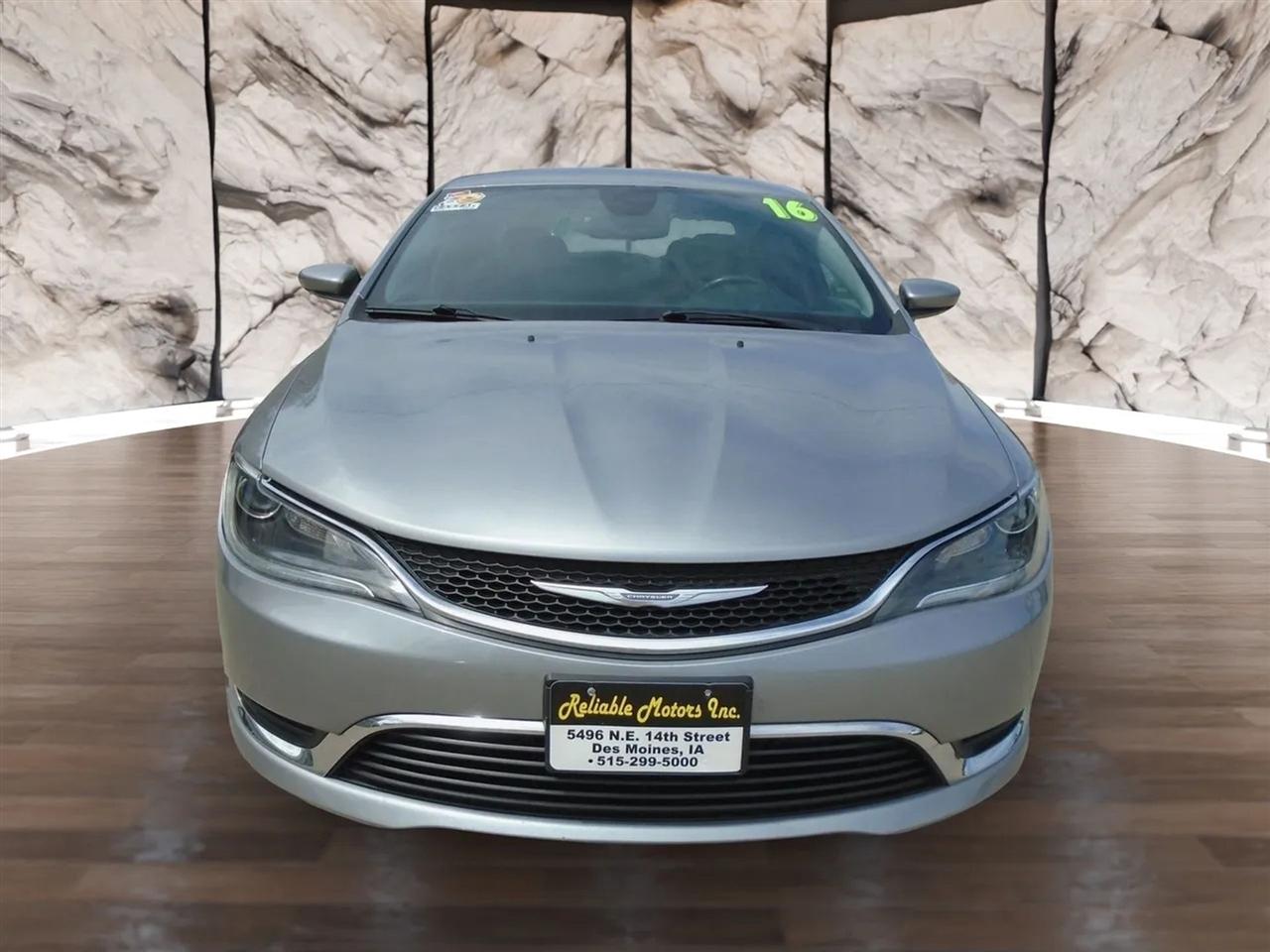 Chrysler 200 4dr Sdn Limited FWD 2016
