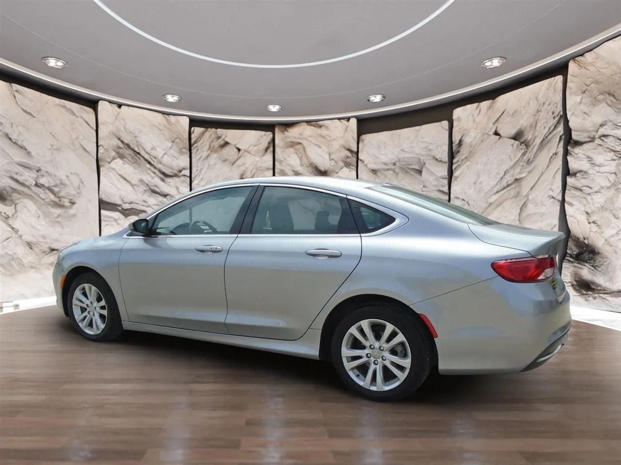 Chrysler 200 4dr Sdn Limited FWD 2016