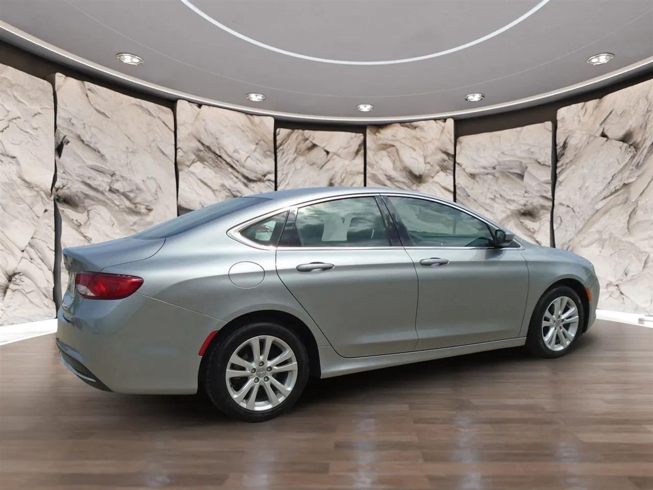 Chrysler 200 4dr Sdn Limited FWD 2016