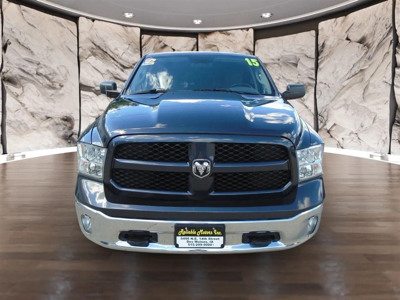 RAM 1500 4WD Crew Cab 140.5" Outdoorsman 2015