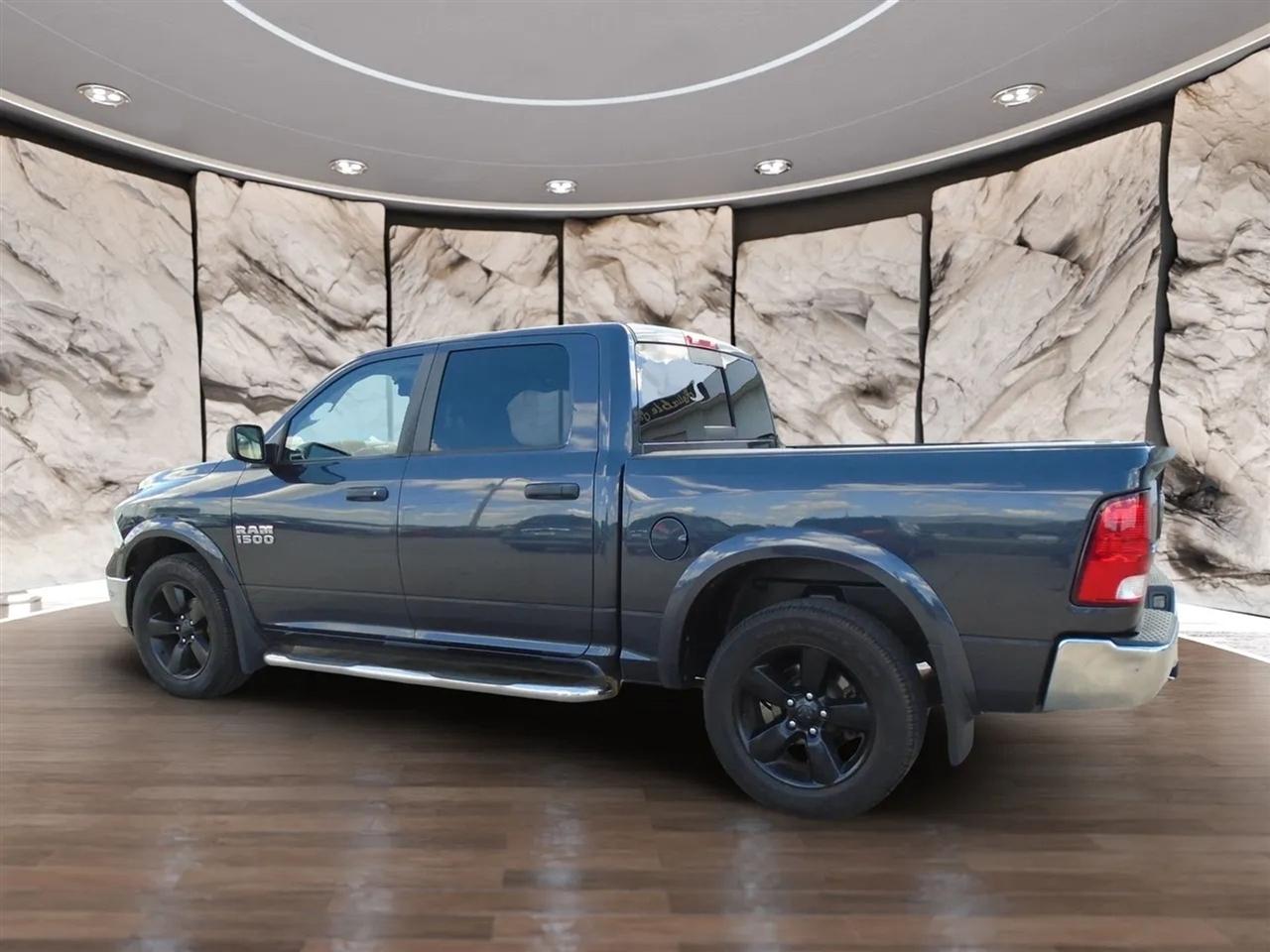 RAM 1500 4WD Crew Cab 140.5" Outdoorsman 2015