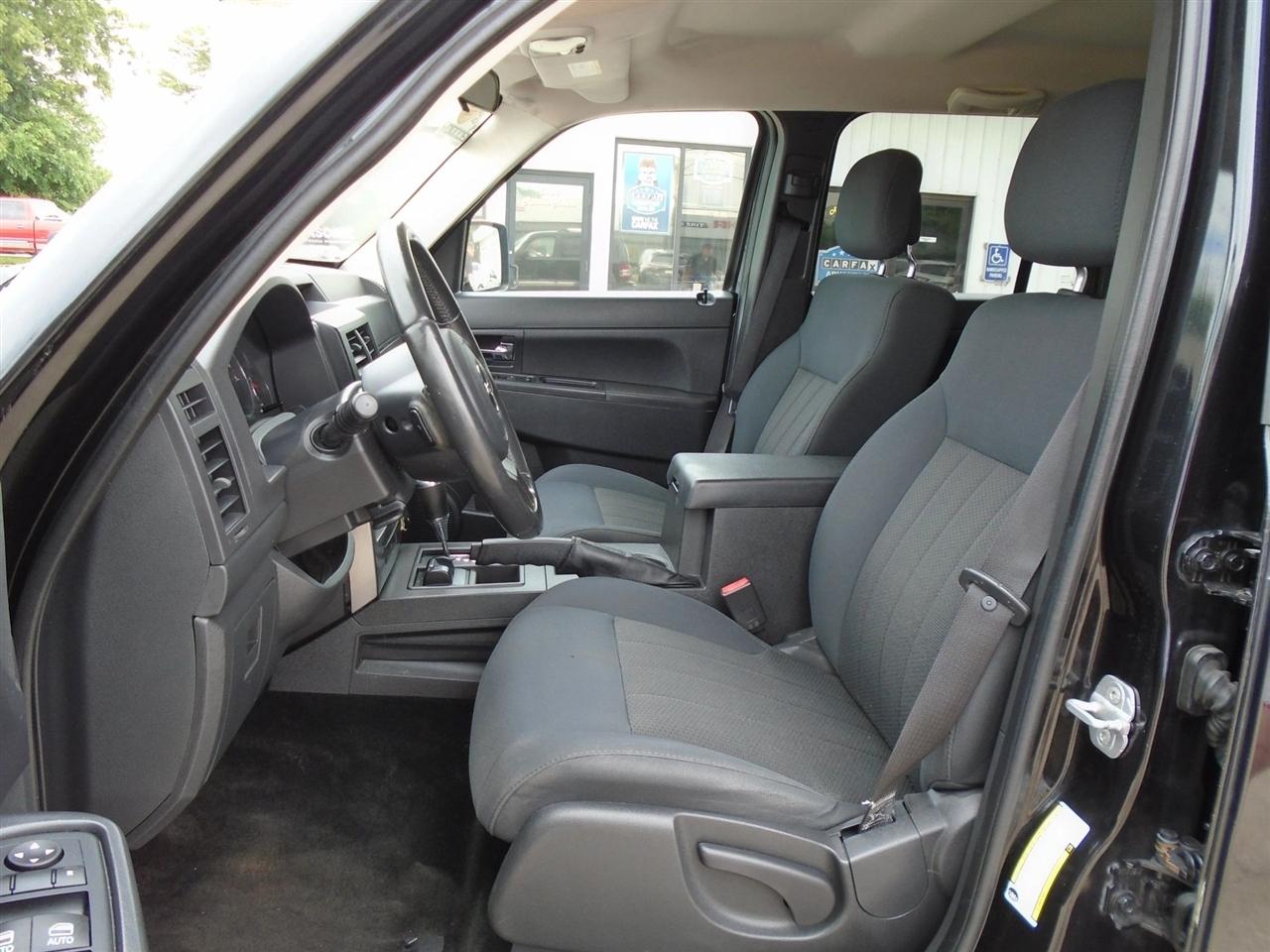 Jeep Liberty 4WD 4dr Sport Jet 2011