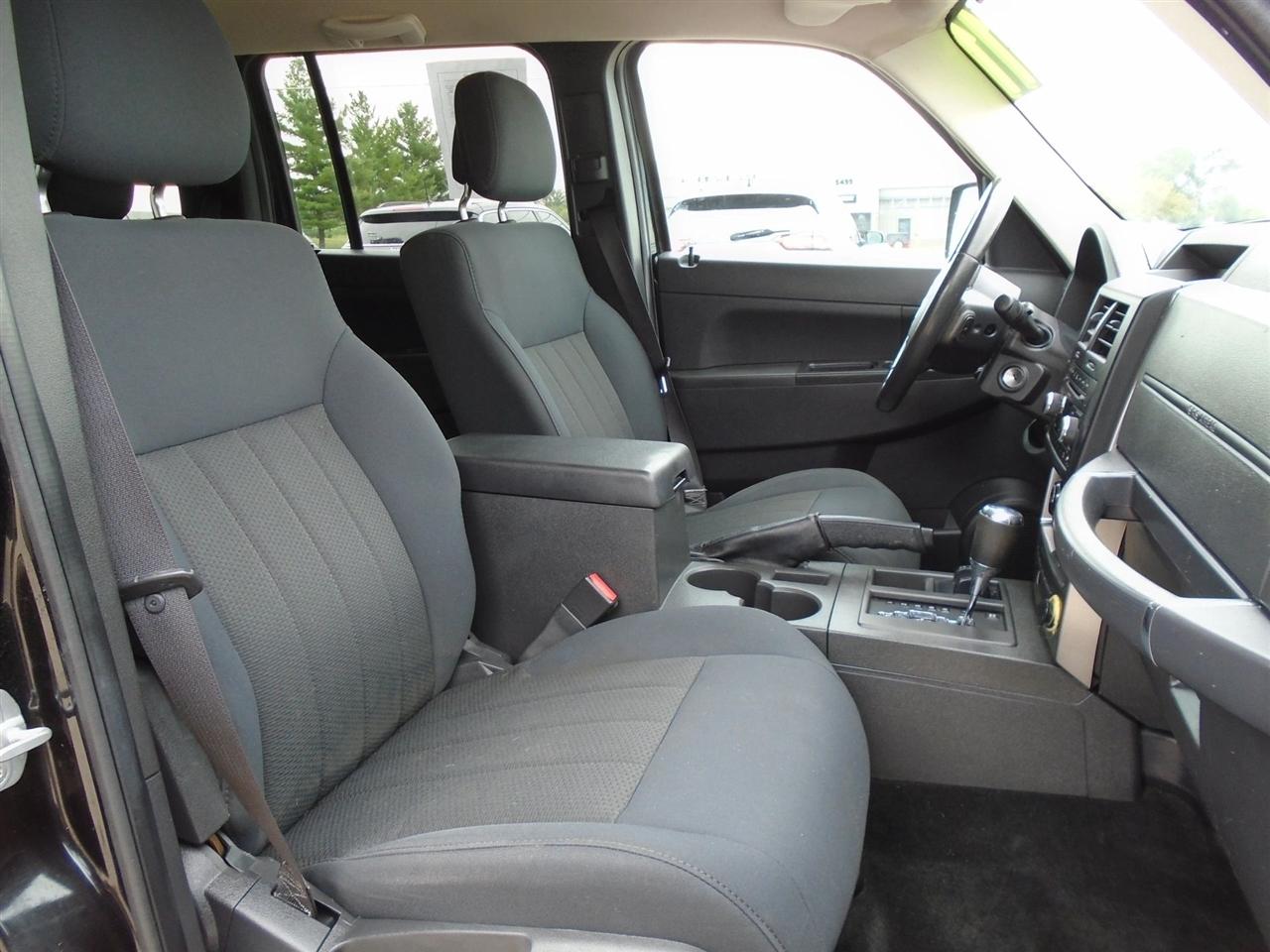 Jeep Liberty 4WD 4dr Sport Jet 2011