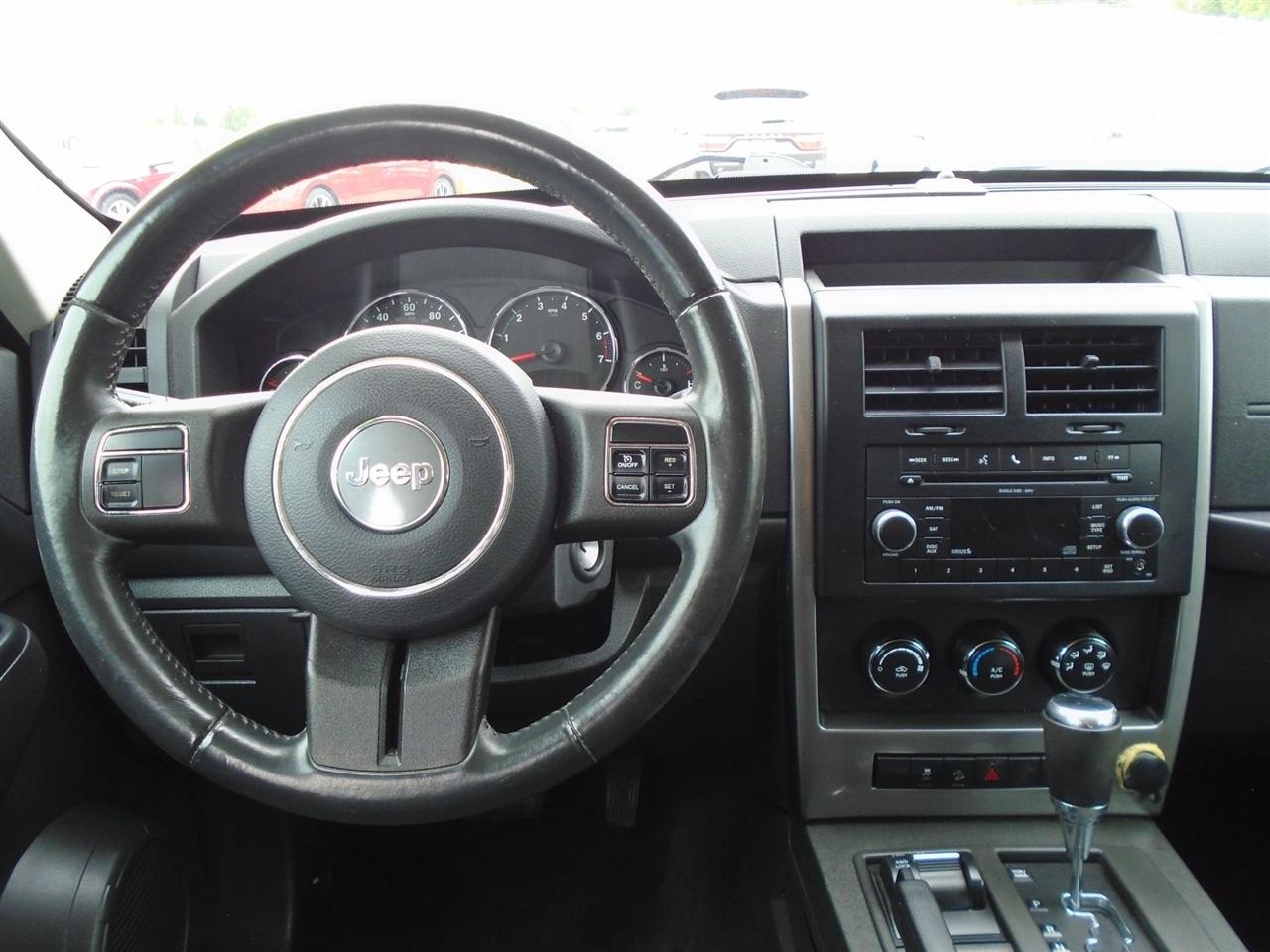 Jeep Liberty 4WD 4dr Sport Jet 2011