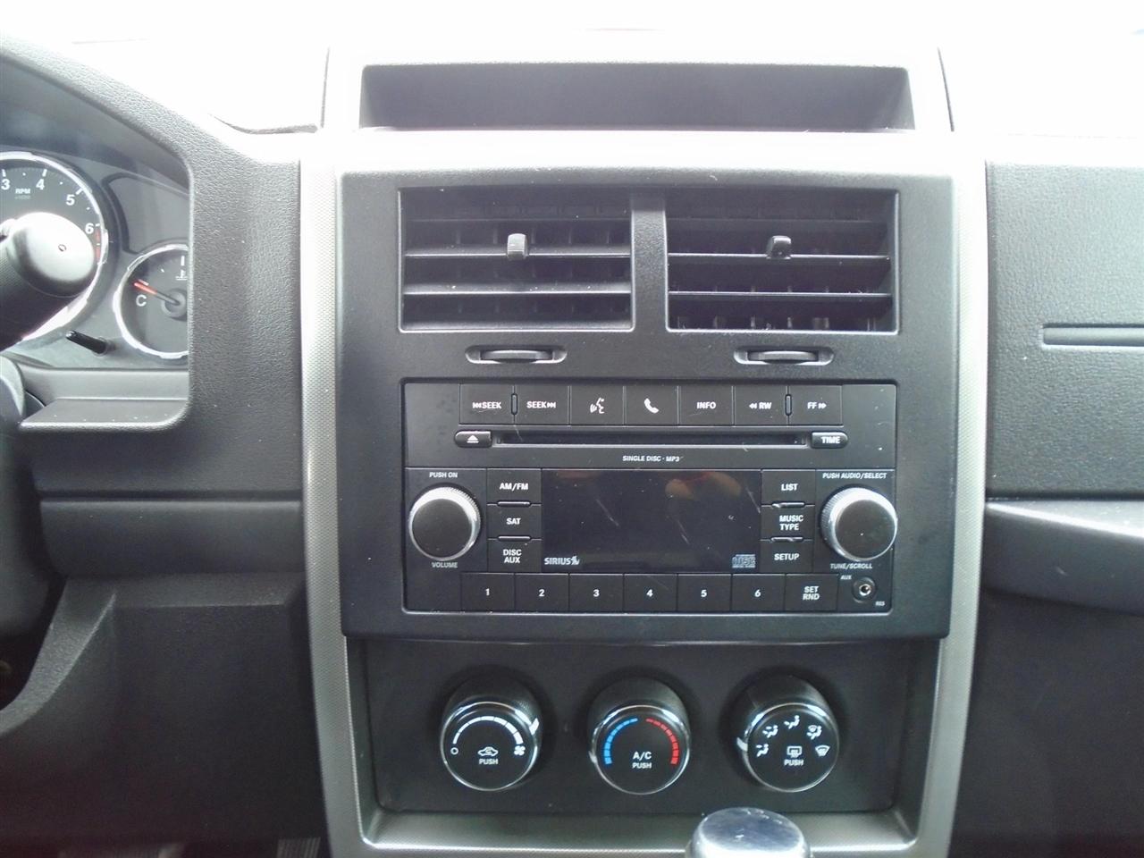 Jeep Liberty 4WD 4dr Sport Jet 2011