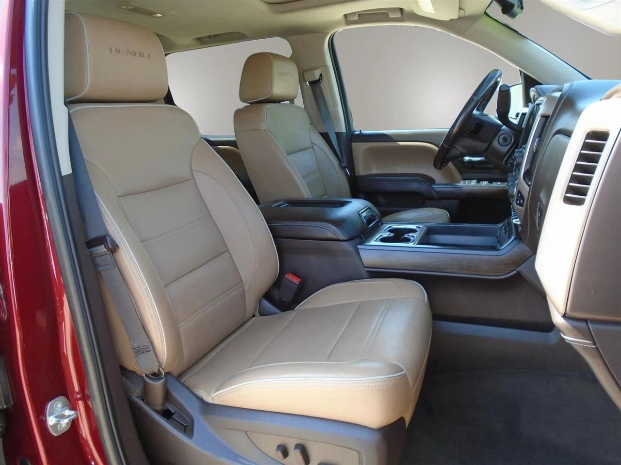 GMC Sierra 1500 4WD Crew Cab 143.5" Denali 2017