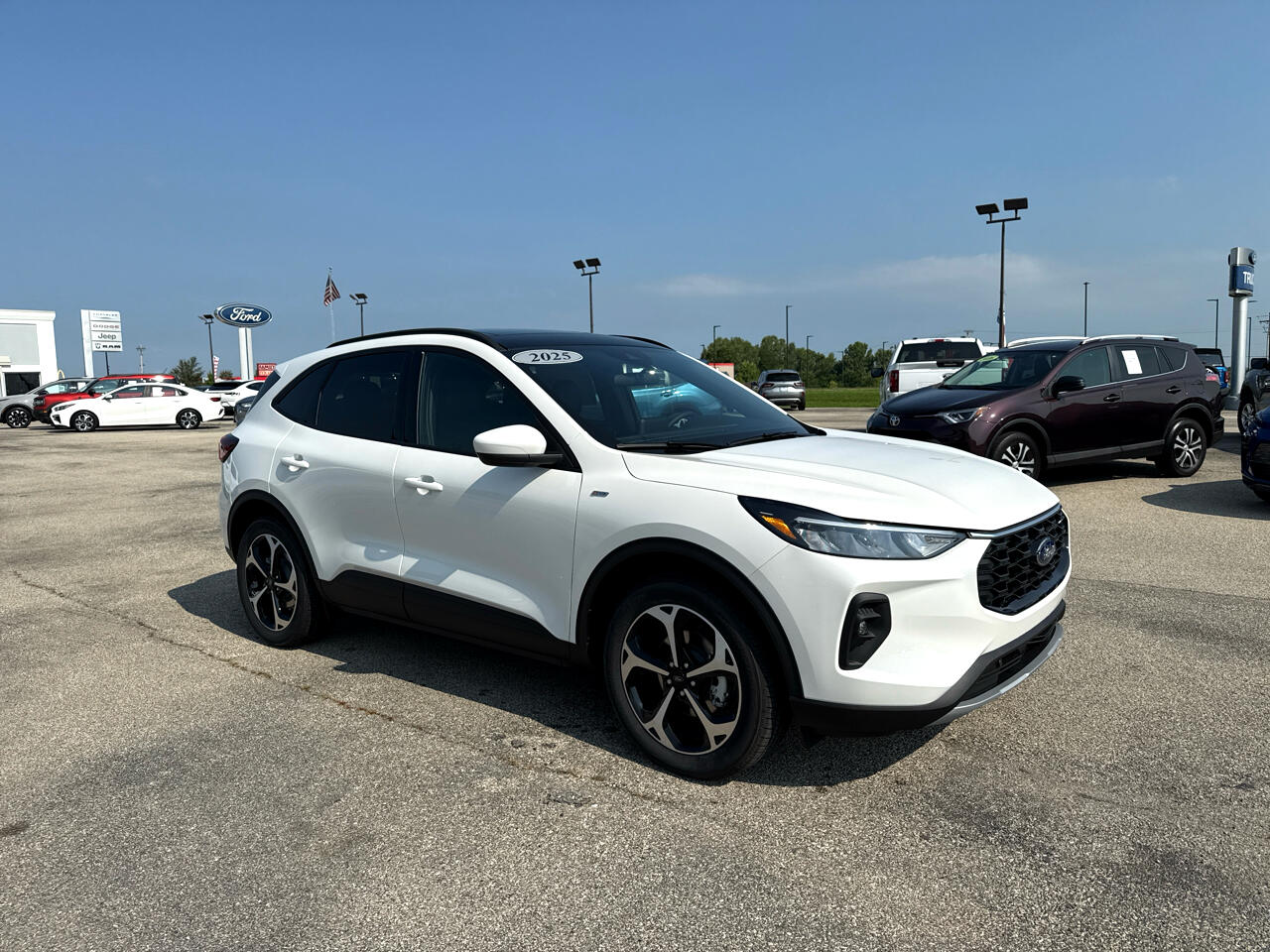 2025 Ford Escape ST-Line Select photo 2
