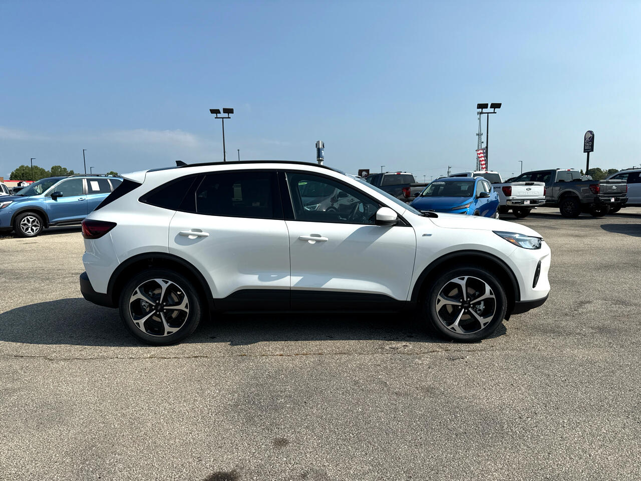 2025 Ford Escape ST-Line Select photo 3