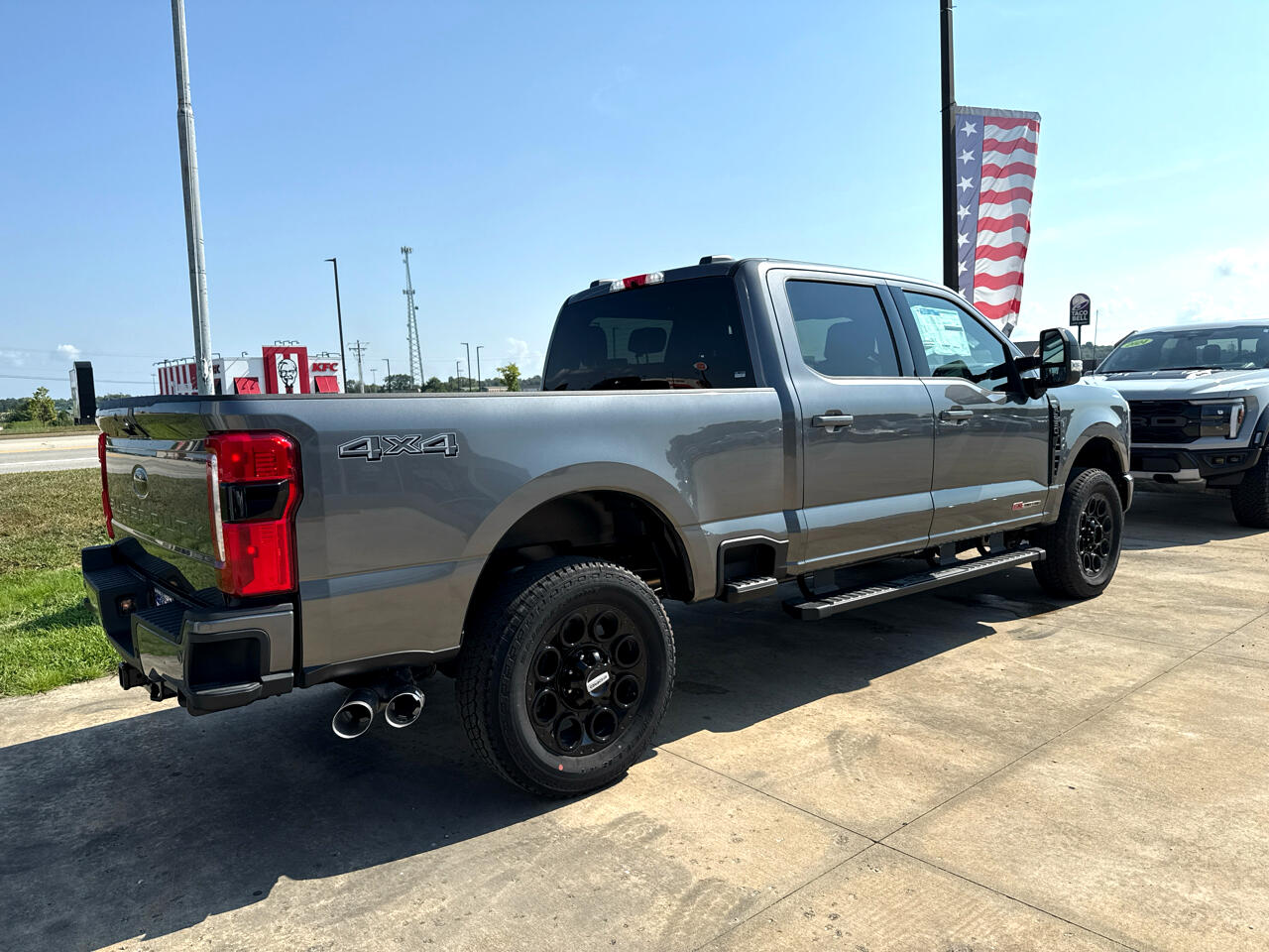 2025 Ford F-250 Lariat photo 4