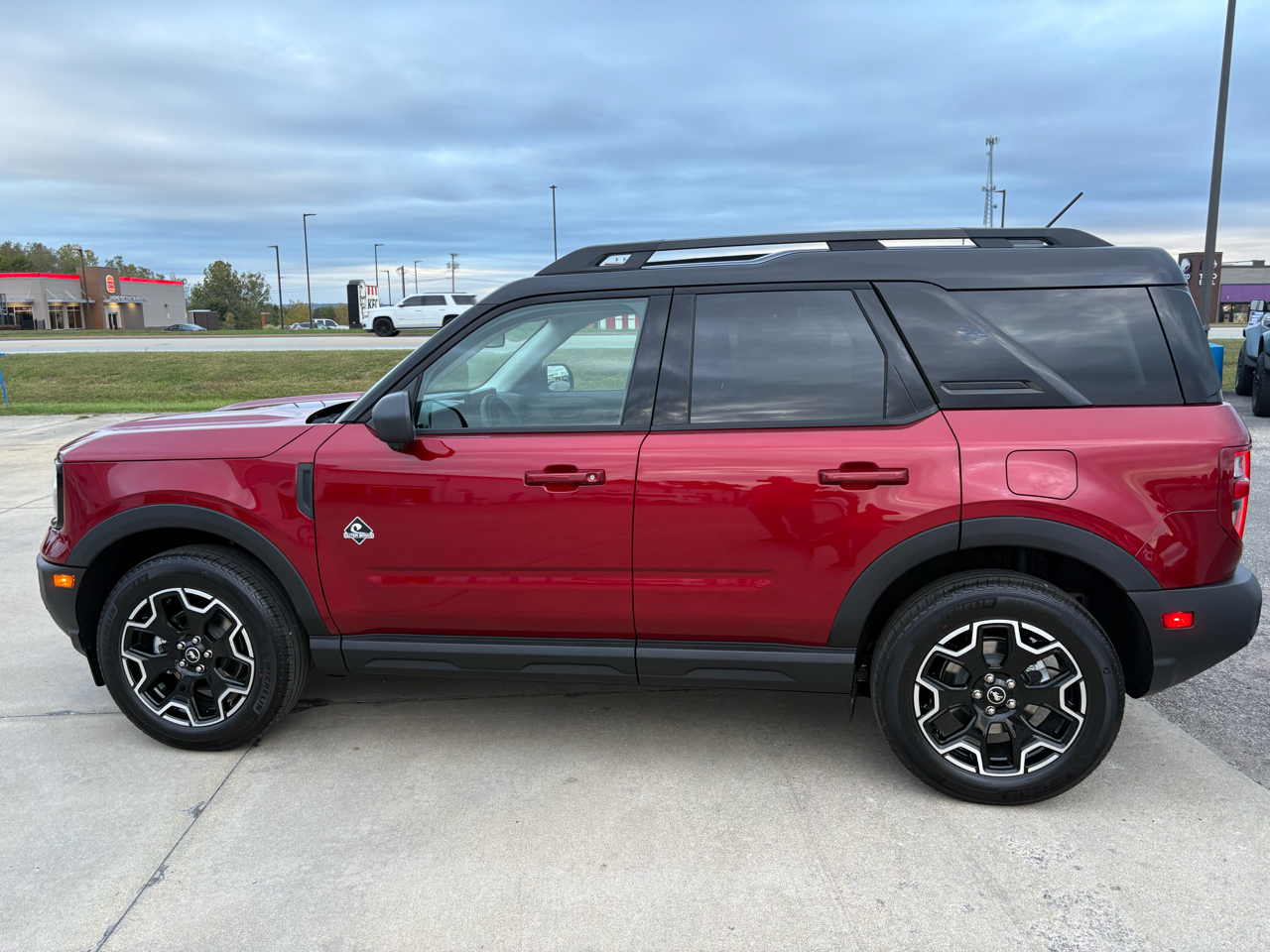 2025 Ford Bronco Sport Outer Banks photo 3