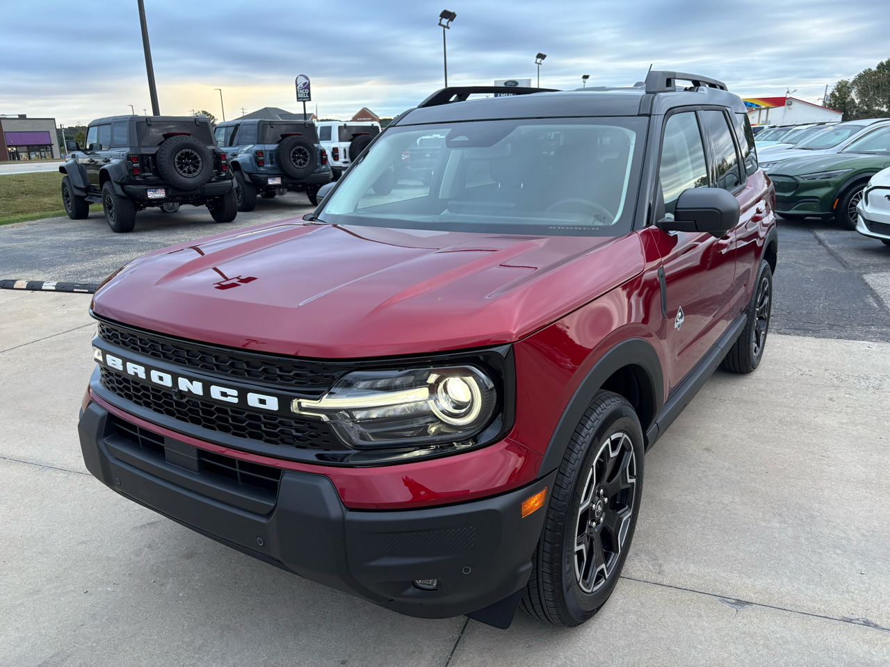 2025 Ford Bronco Sport Outer Banks photo 4