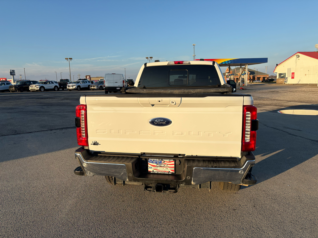 2023 Ford F-350 Lariat photo 3