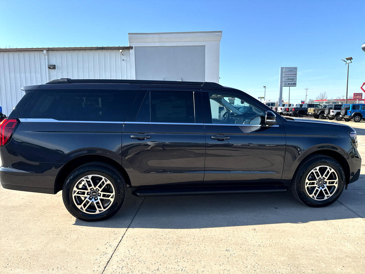 Ford Expedition Max Active 4x4 2025