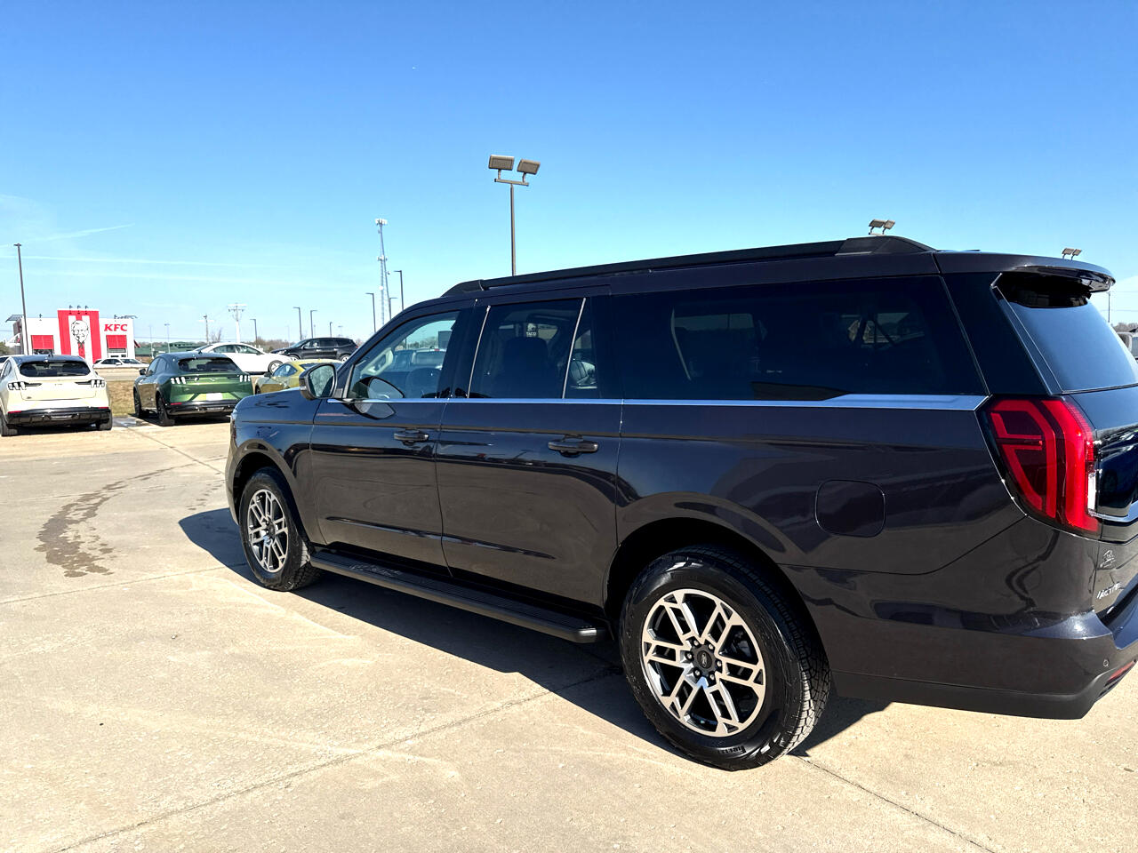 Ford Expedition Max Active 4x4 2025