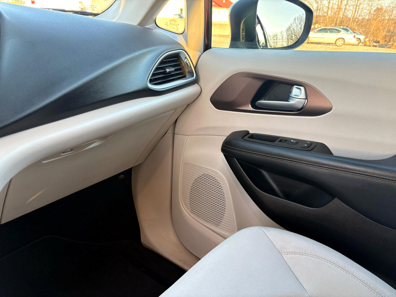 Chrysler Pacifica Touring FWD 2017