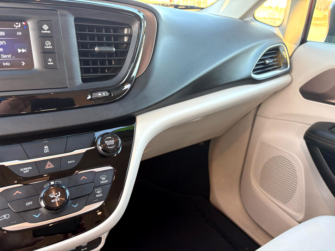 Chrysler Pacifica Touring FWD 2017