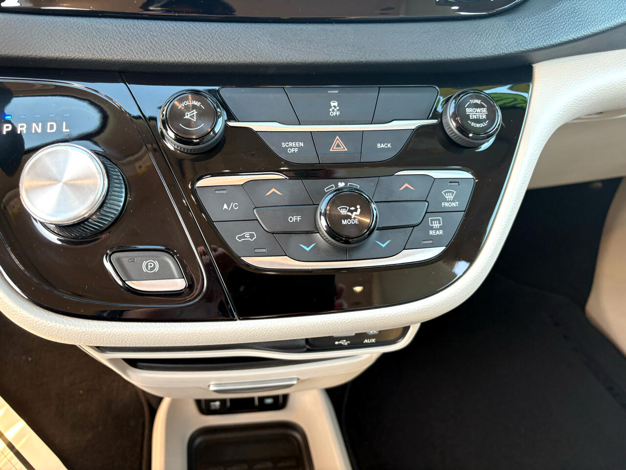 Chrysler Pacifica Touring FWD 2017