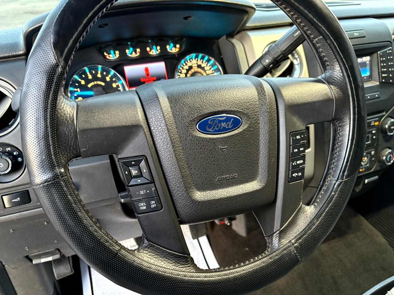 Ford F-150 4WD SuperCrew 139" XLT 2014