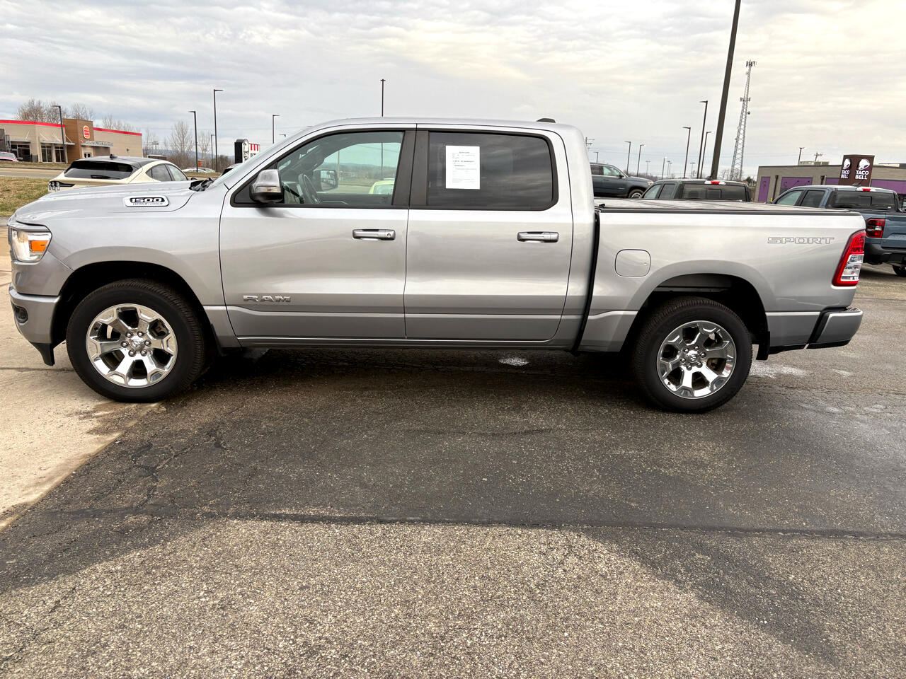 RAM 1500 Big Horn 4x4 Crew Cab 5'7" Box 2021