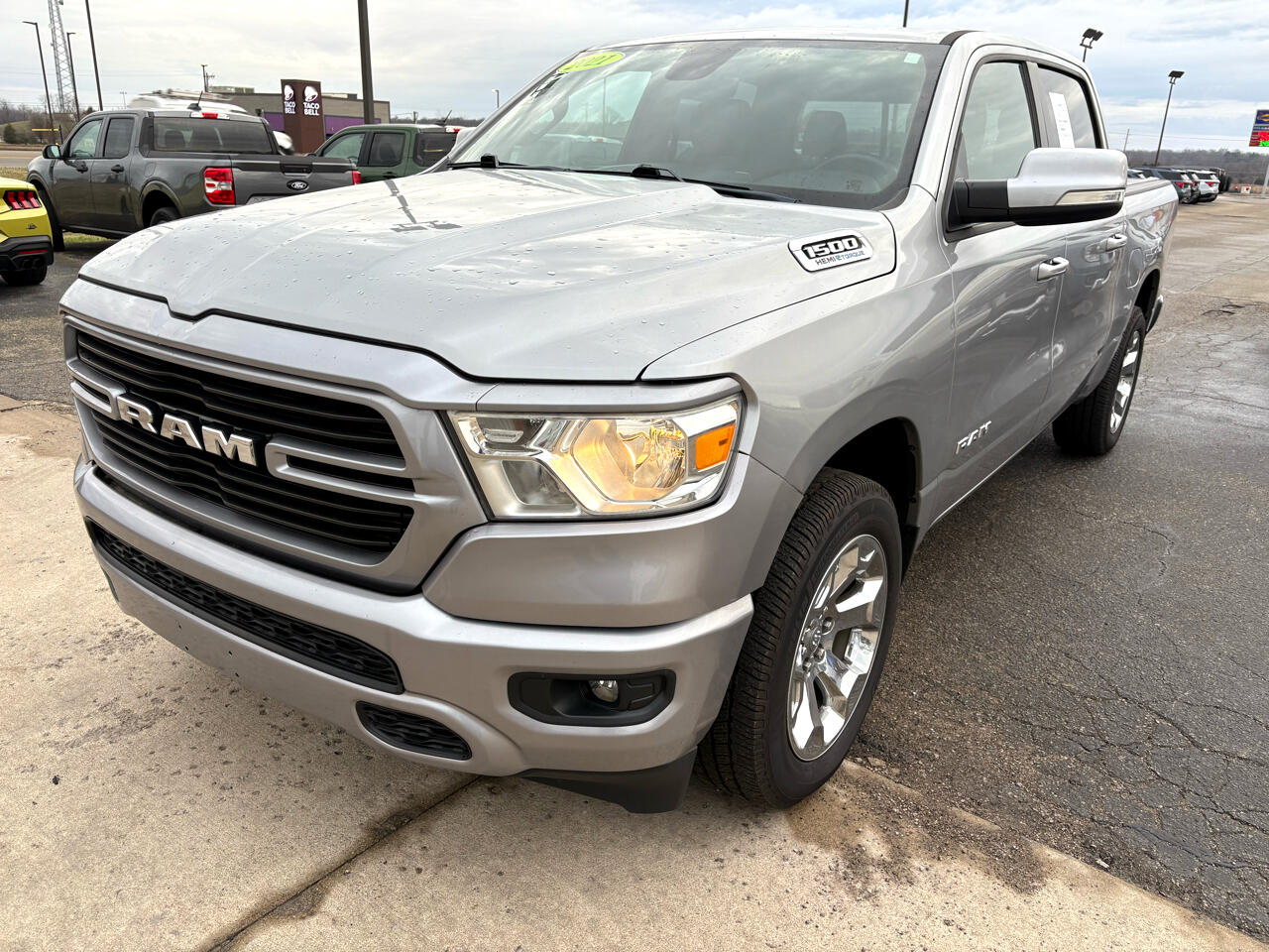 RAM 1500 Big Horn 4x4 Crew Cab 5'7" Box 2021