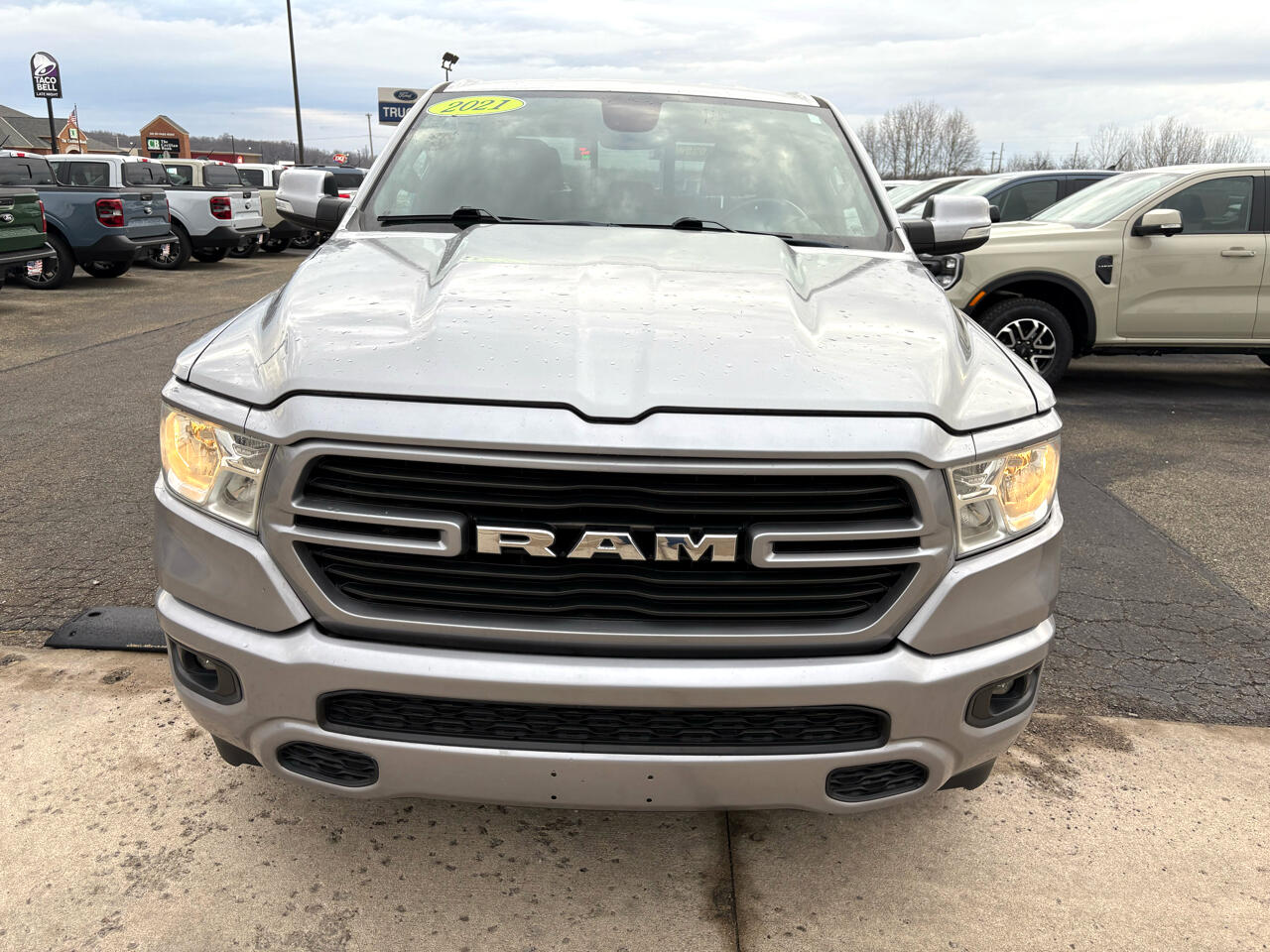 RAM 1500 Big Horn 4x4 Crew Cab 5'7" Box 2021