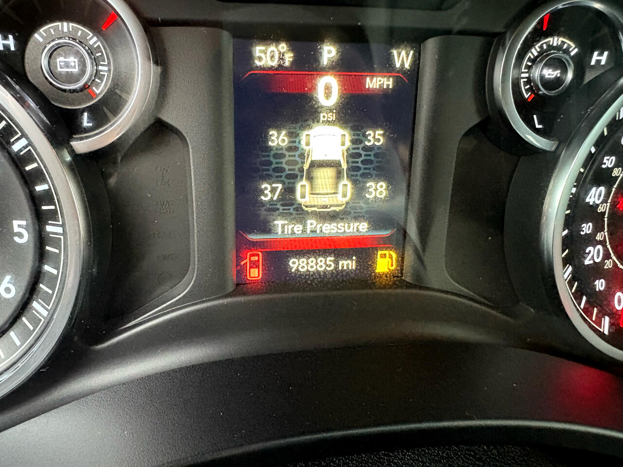 RAM 1500 Big Horn 4x4 Crew Cab 5'7" Box 2021