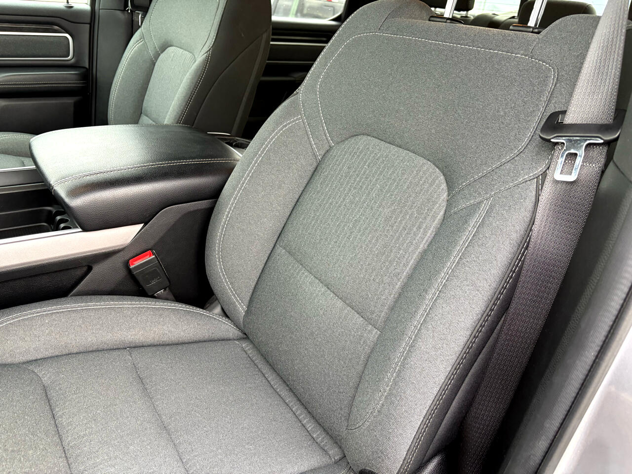 RAM 1500 Big Horn 4x4 Crew Cab 5'7" Box 2021