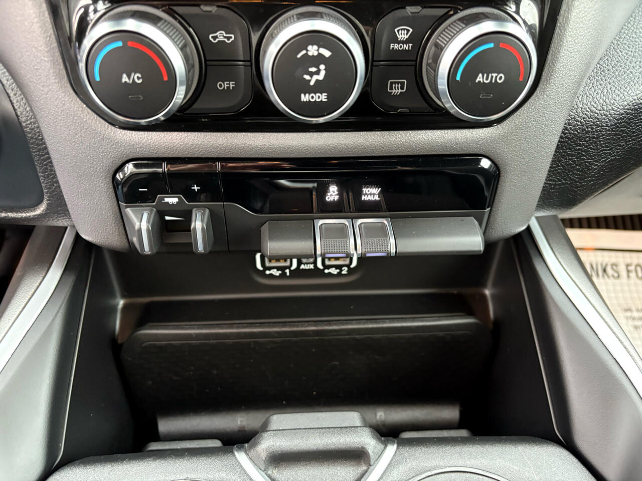 RAM 1500 Big Horn 4x4 Crew Cab 5'7" Box 2021