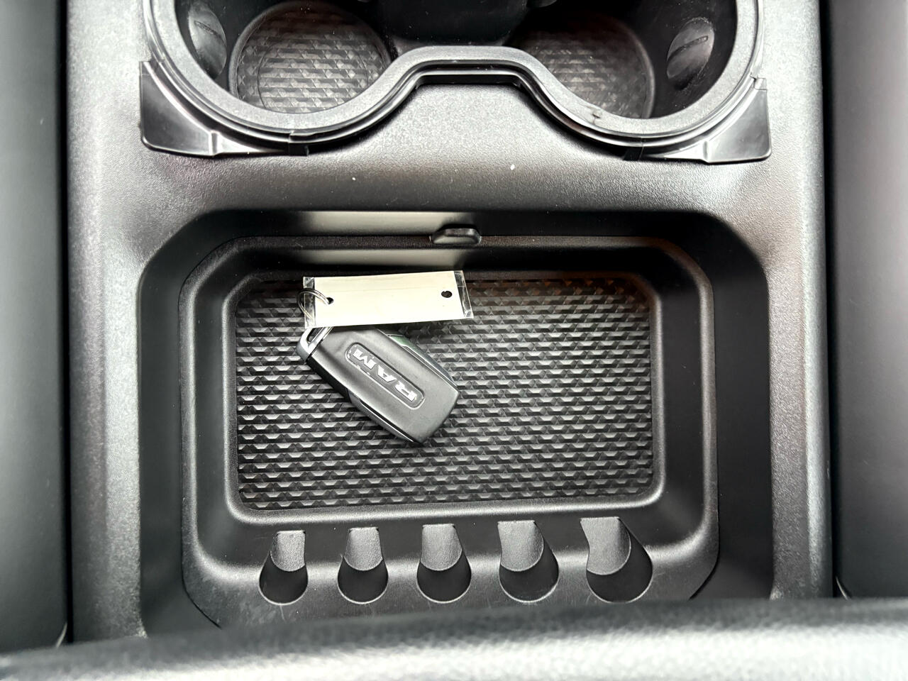 RAM 1500 Big Horn 4x4 Crew Cab 5'7" Box 2021