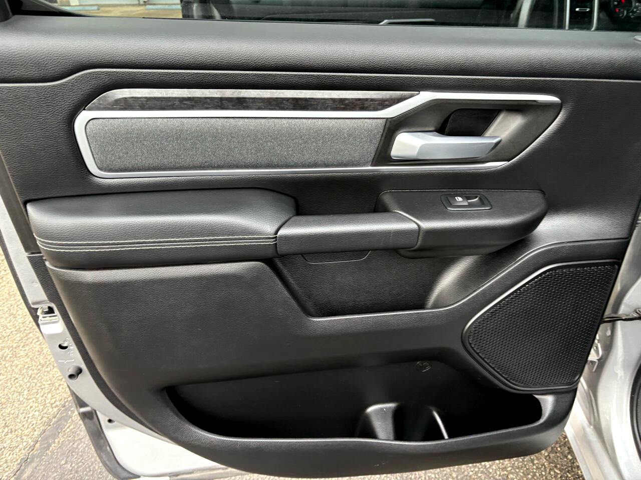 RAM 1500 Big Horn 4x4 Crew Cab 5'7" Box 2021