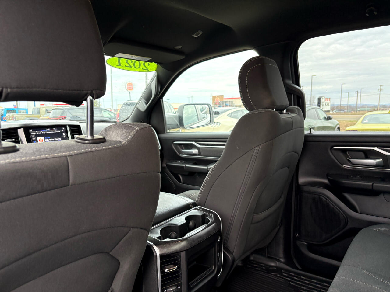 RAM 1500 Big Horn 4x4 Crew Cab 5'7" Box 2021