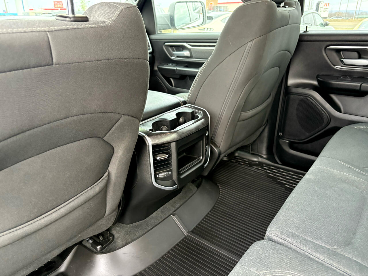 RAM 1500 Big Horn 4x4 Crew Cab 5'7" Box 2021