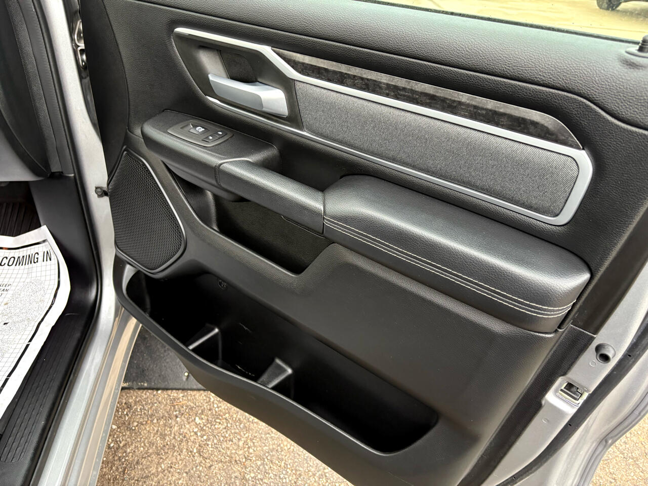 RAM 1500 Big Horn 4x4 Crew Cab 5'7" Box 2021