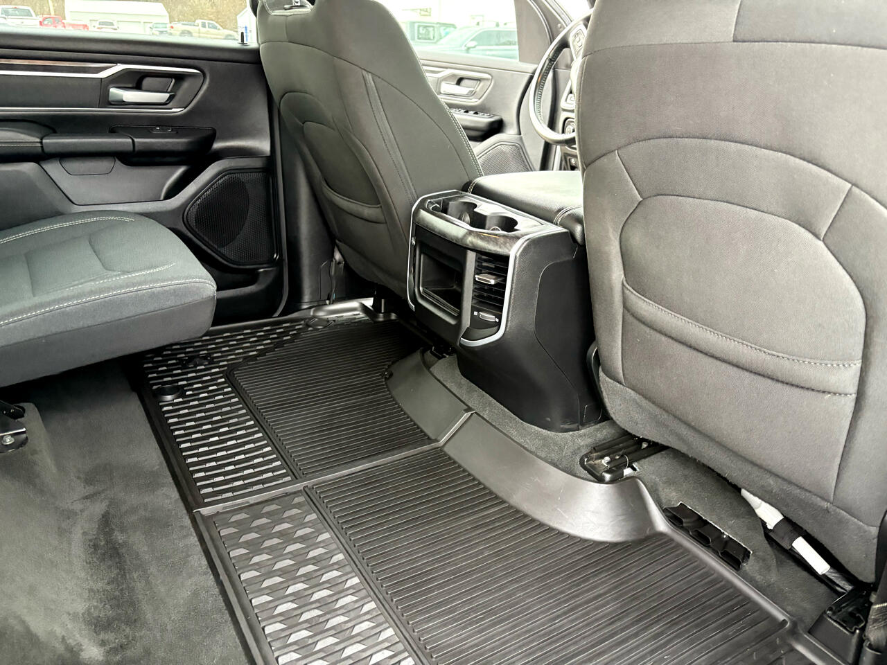 RAM 1500 Big Horn 4x4 Crew Cab 5'7" Box 2021