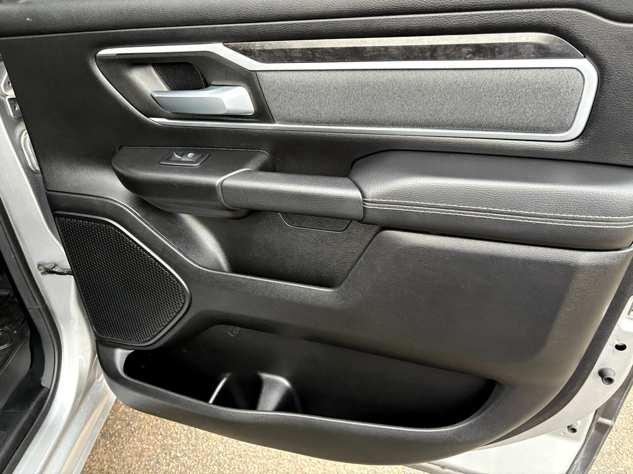 RAM 1500 Big Horn 4x4 Crew Cab 5'7" Box 2021