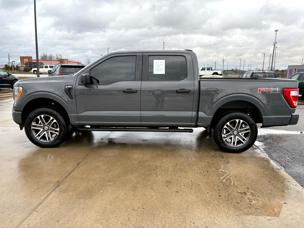 Ford F-150 4WD SuperCrew 139" XL 2021