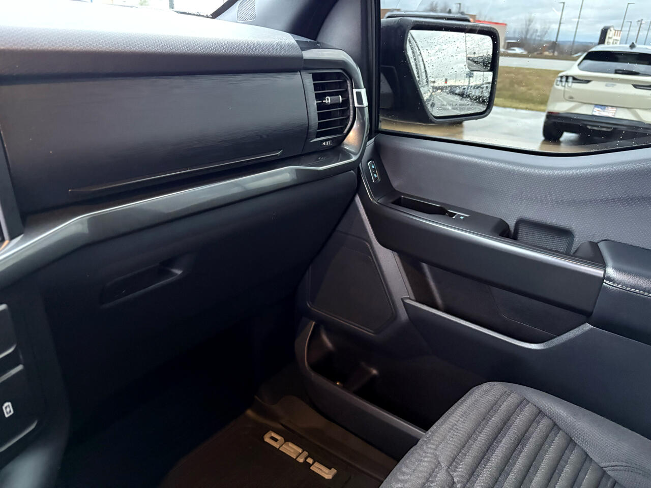 Ford F-150 4WD SuperCrew 139" XL 2021