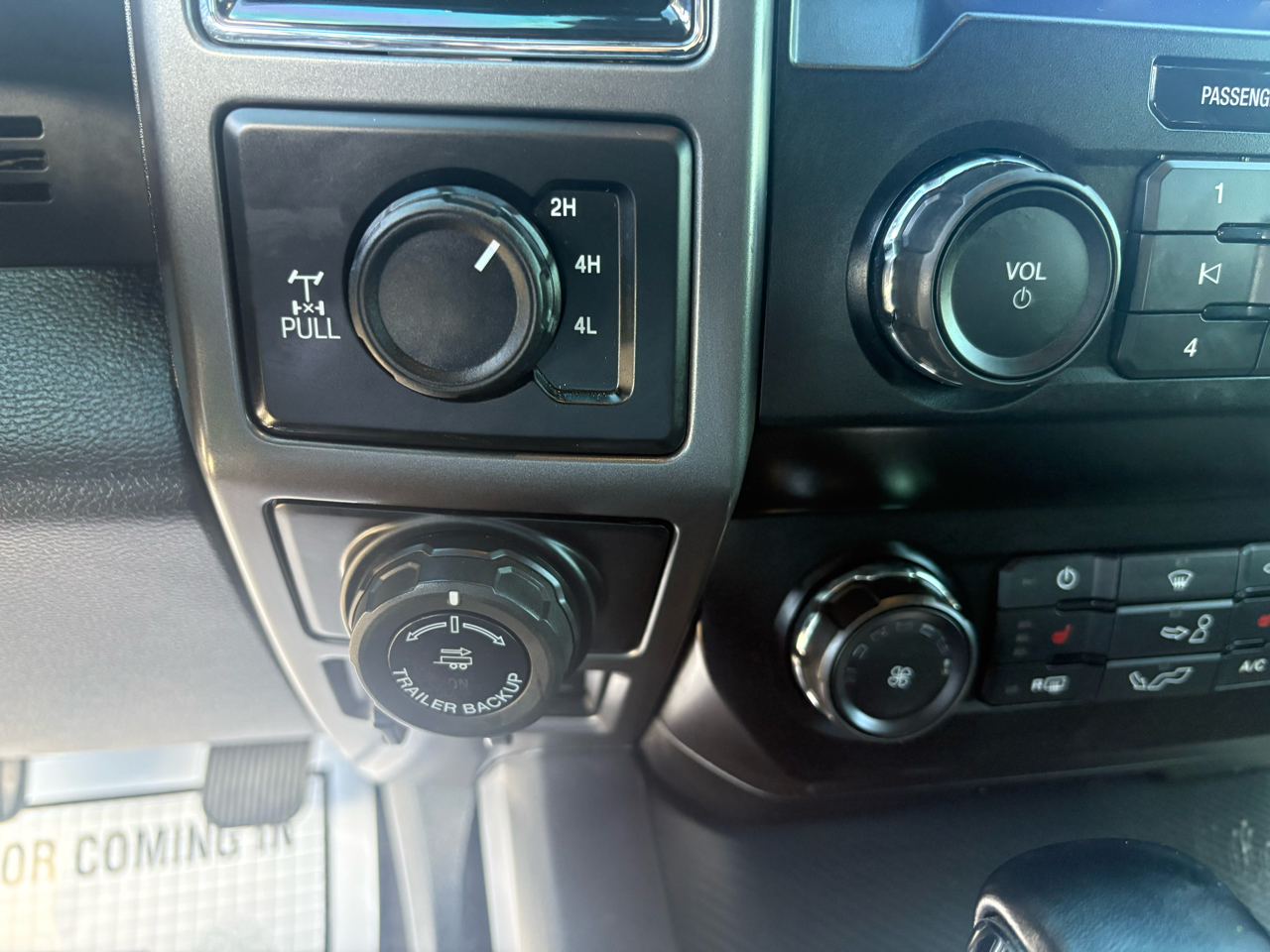 Ford F-150 4WD SuperCrew 145" XLT 2020