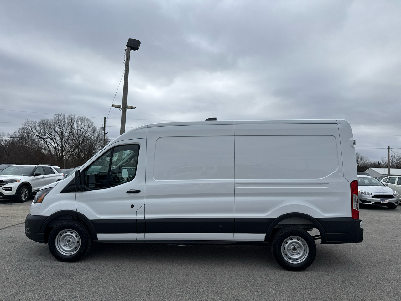 Ford Transit Cargo Van T-250 148" Med Rf 9150 GVWR RWD 2026