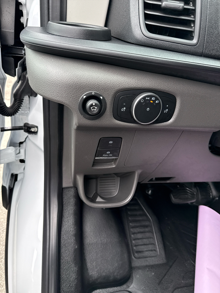 Ford Transit Cargo Van T-250 148" Med Rf 9150 GVWR RWD 2026