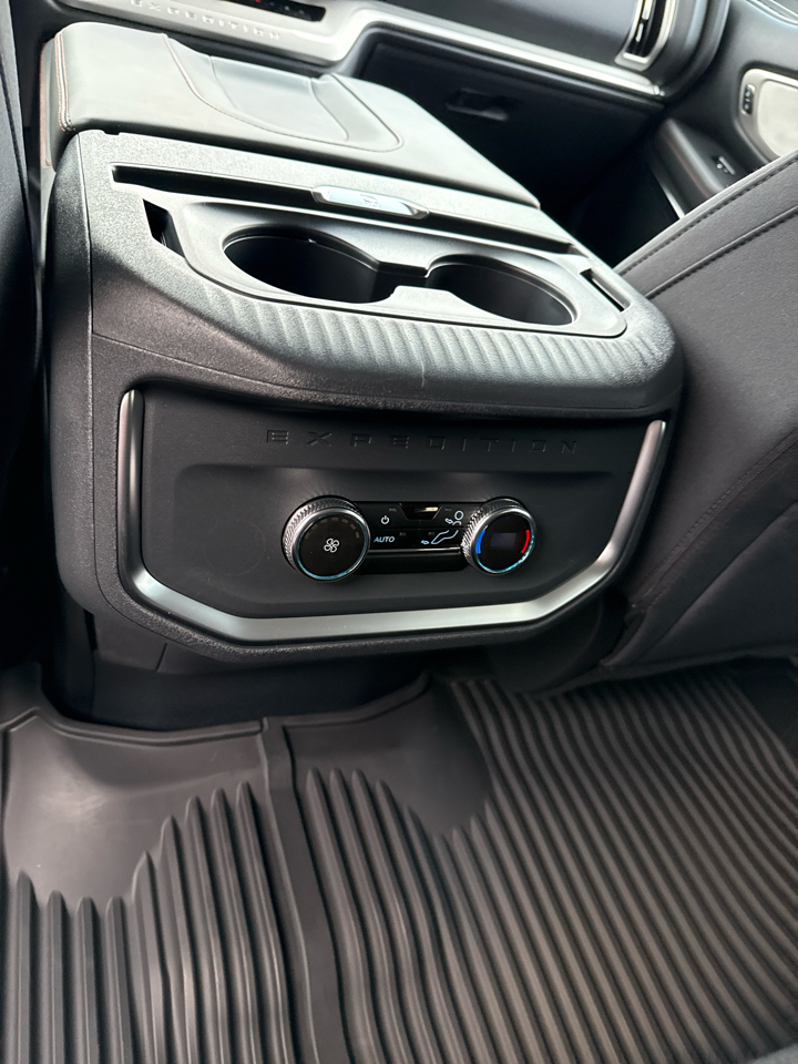 Ford Expedition Active 4x4 2025