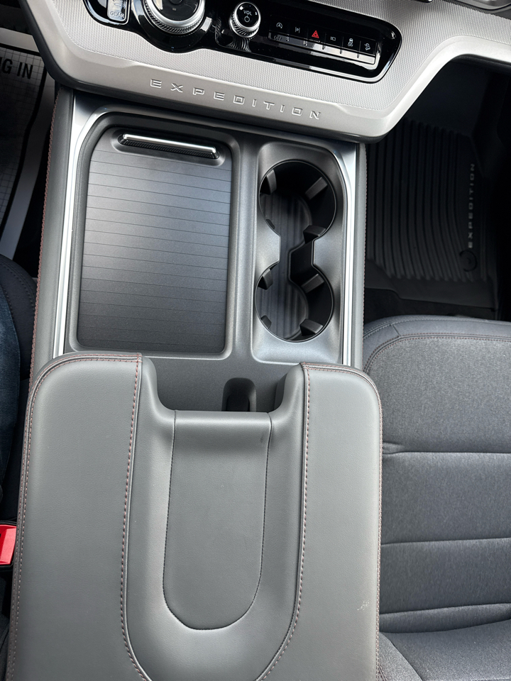 Ford Expedition Active 4x4 2025