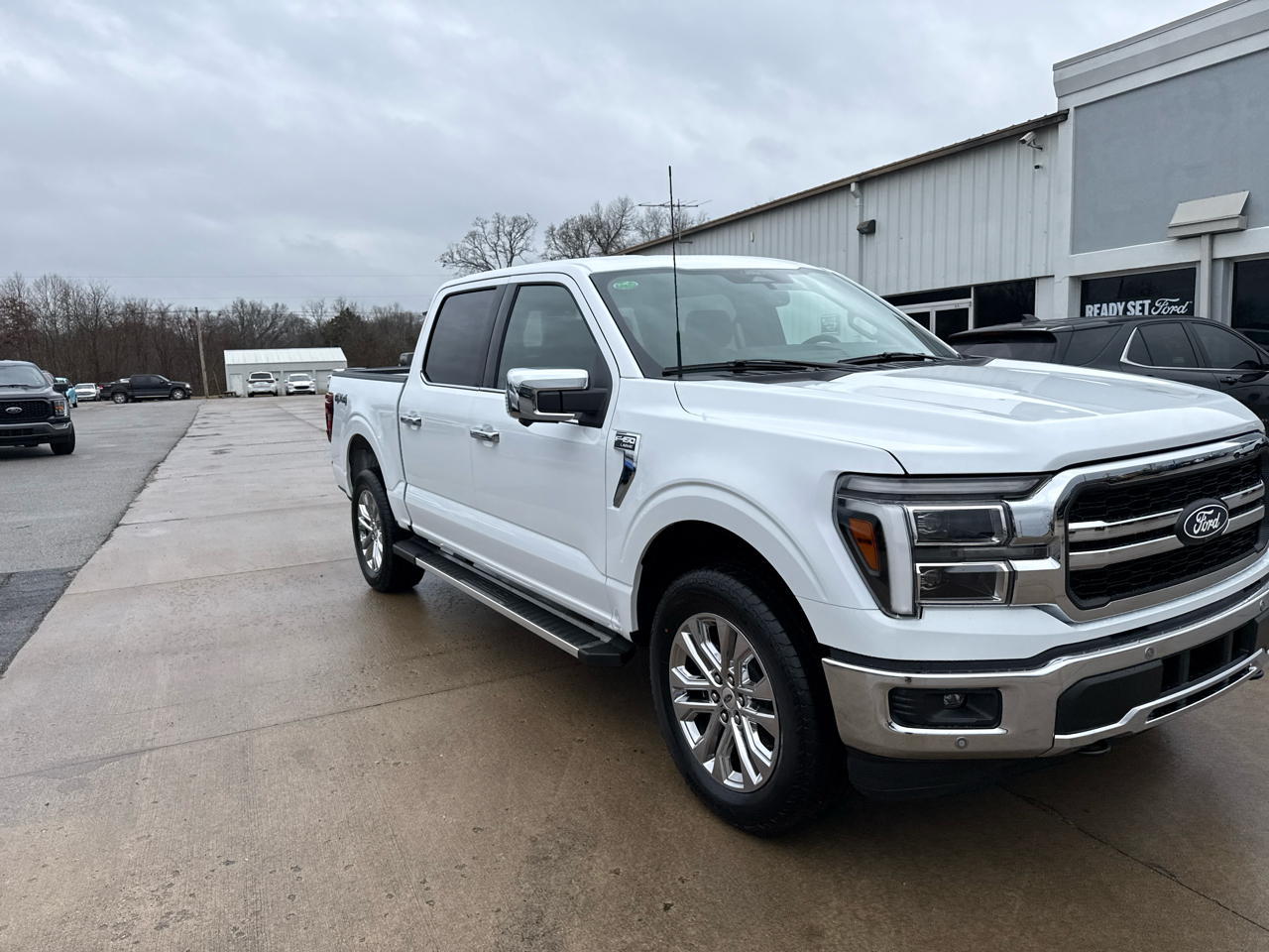 Ford F-150 Lariat 4WD SuperCrew 5.5' Box 2025